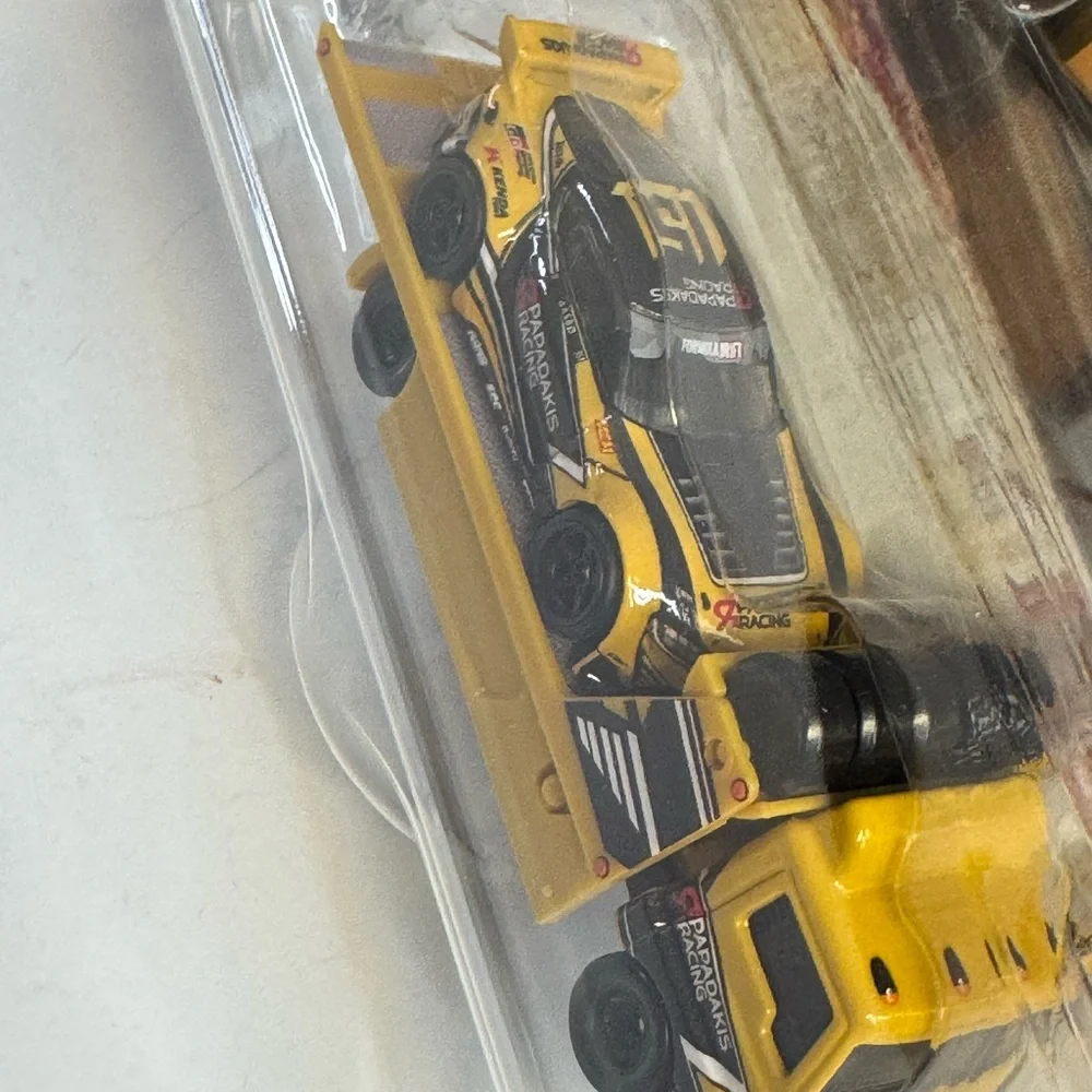 Hot Wheels Team Transport ’20 TOYOTA GR SUPRA & FLEET STREET #86 - Picture 7 of 9